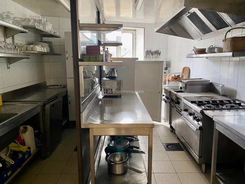 Maison - 220 m² - 8 pièces