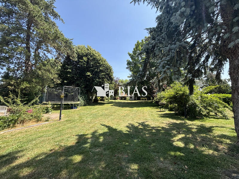 Maison - 224 m² - 11 pièces