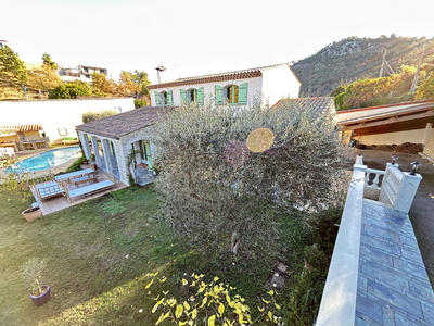 Villa - 175 m² - 6 pièces