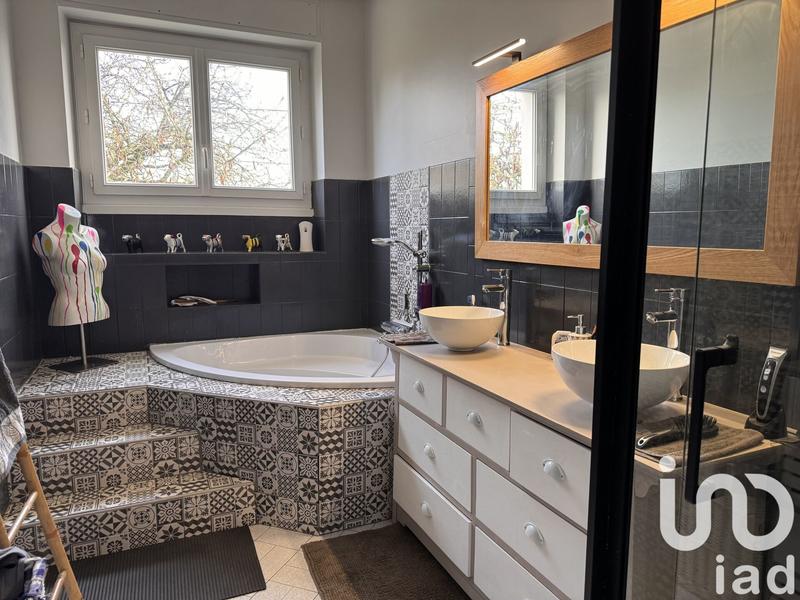 Maison - 170 m² - 6 pièces