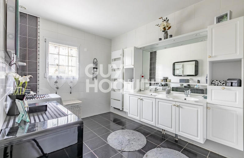 Maison - 178 m² - 7 pièces