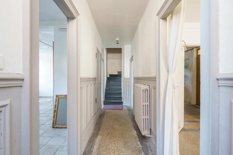 Maison - 201 m² - 9 pièces