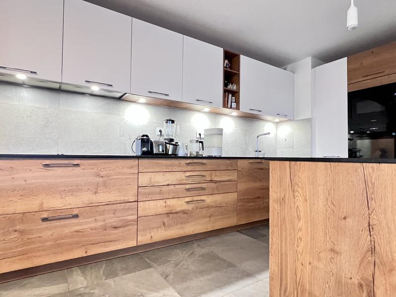 Appartement - 98 m² - 5 pièces