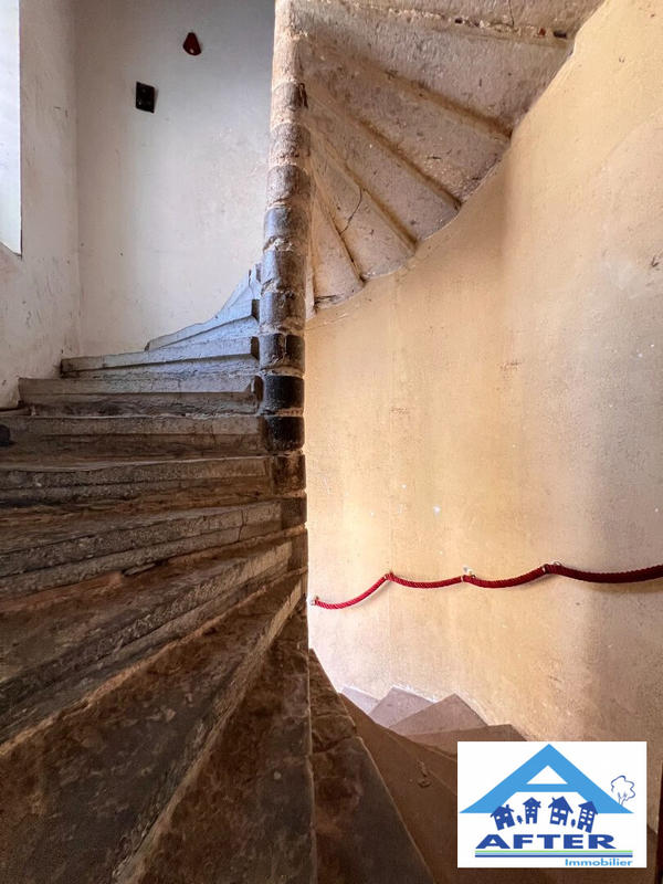 Maison - 161 m² - 7 pièces