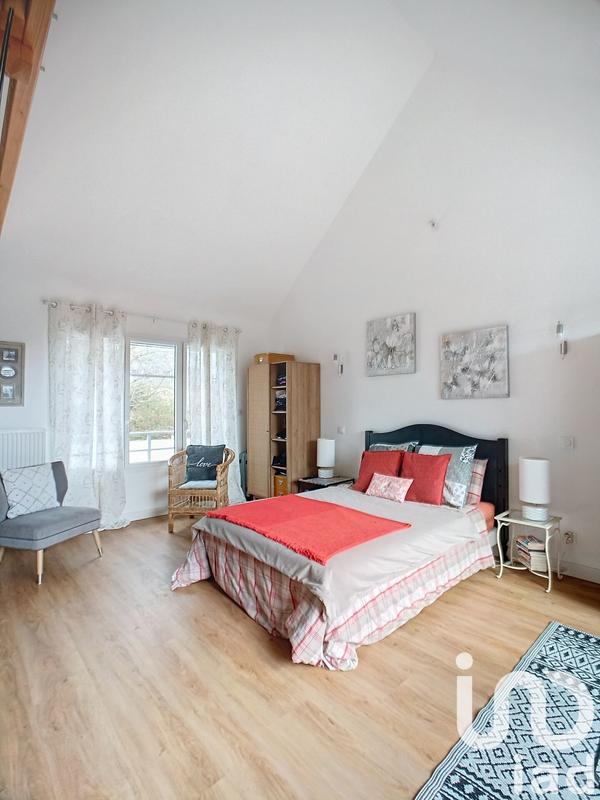 Maison - 210 m² - 7 pièces