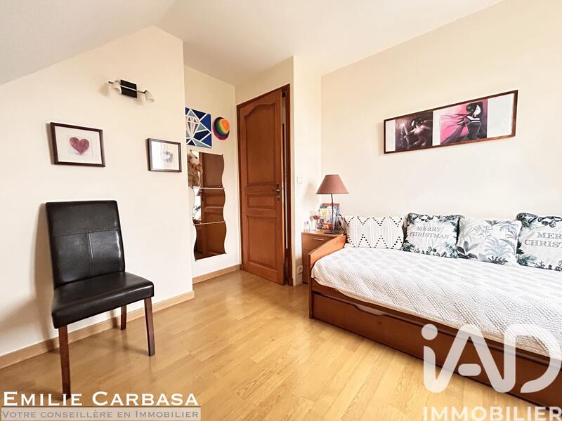 Maison - 158 m² - 8 pièces