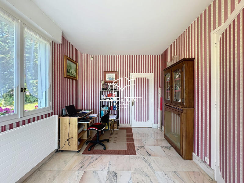 Villa - 266 m² - 8 pièces