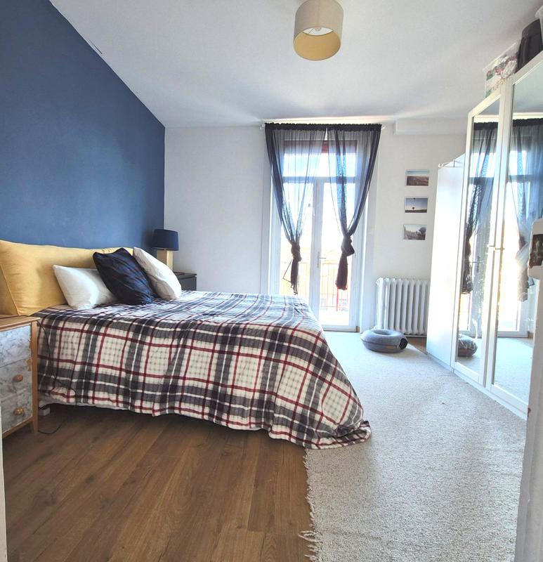 Maison - 220 m² - 9 pièces