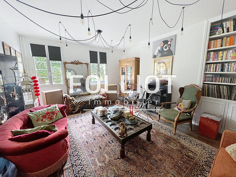 Maison - 315 m² - 15 pièces