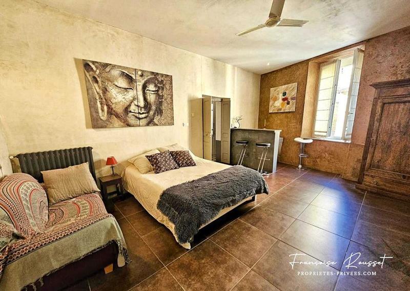 Maison - 268 m² - 7 pièces