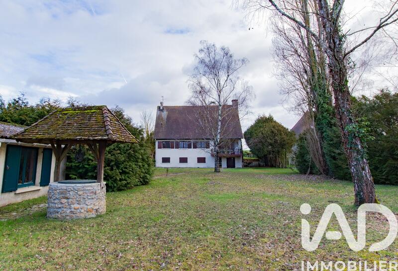 Maison - 208 m² - 9 pièces