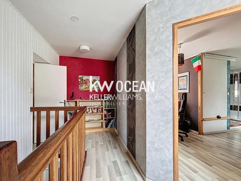 Maison - 186 m² - 8 pièces