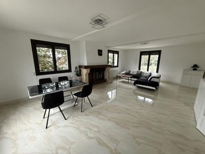 Maison - 185 m² - 5 pièces