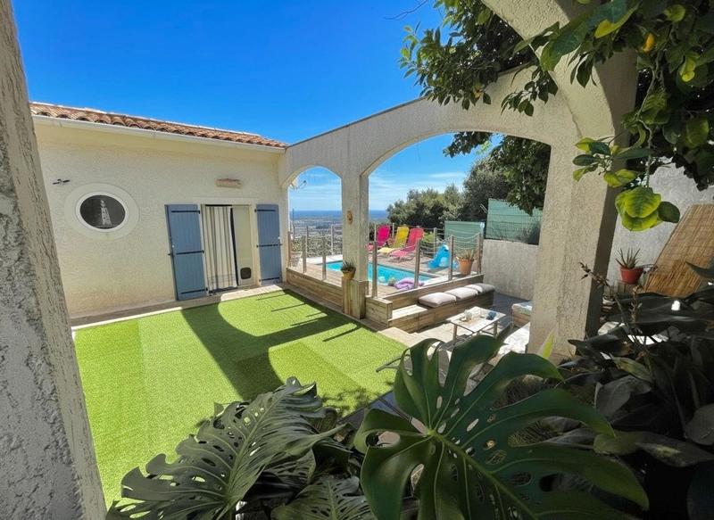 Maison - 213 m² - 6 pièces