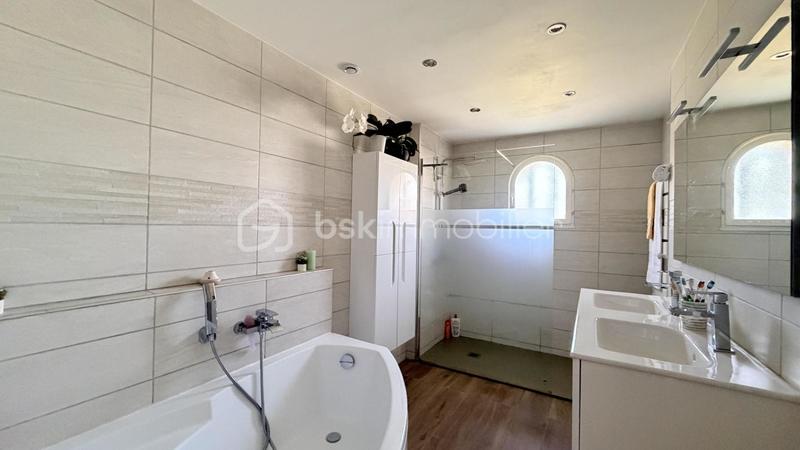 Maison - 130 m² - 4 pièces