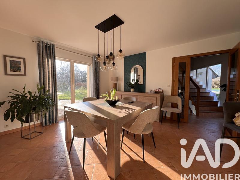 Maison - 244 m² - 9 pièces