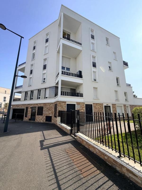 Studio - 34 m² - 1 pièce