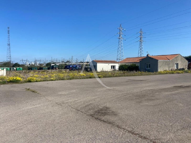 Local d'activité / Entrepôt - 159 m²