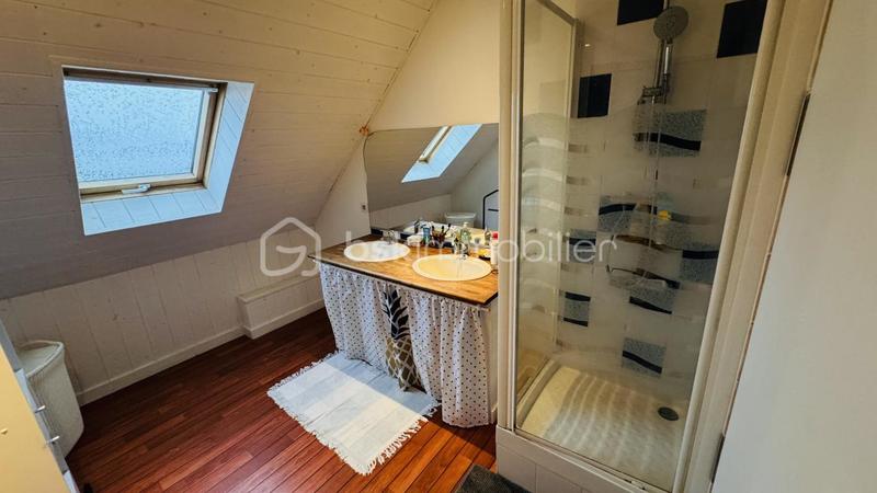 Maison de bois - 201 m² - 8 pièces