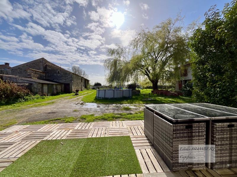 Maison en pierre - 188 m² - 6 pièces