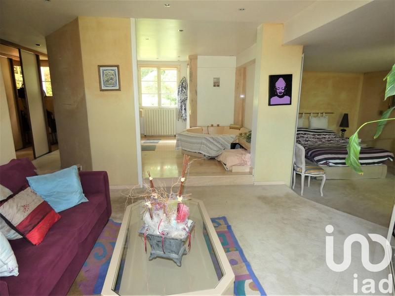 Maison - 280 m² - 9 pièces