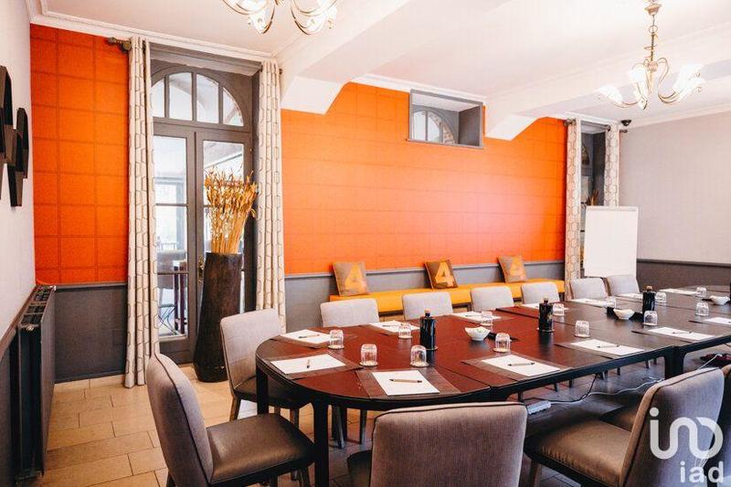 Local commercial - 1 200 m²