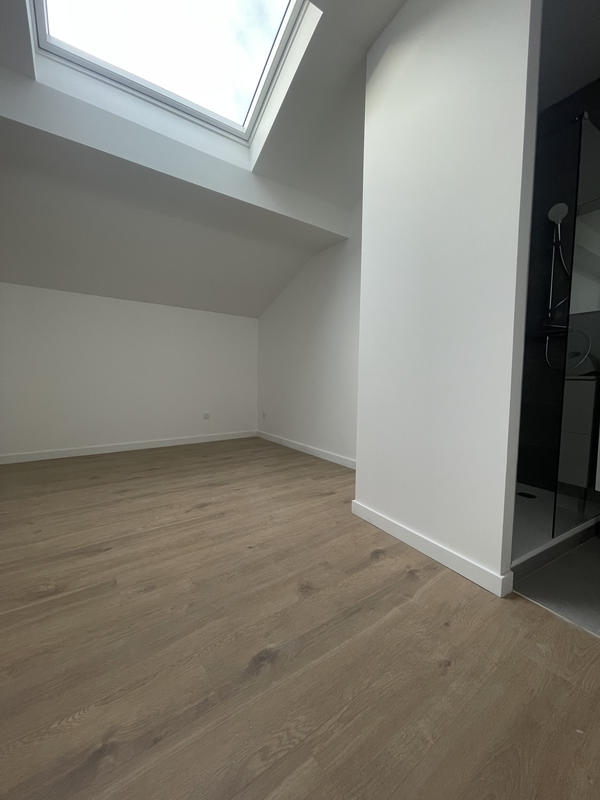 Appartement - 90 m² - 5 pièces