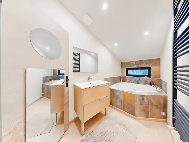 Maison - 103 m² - 4 pièces