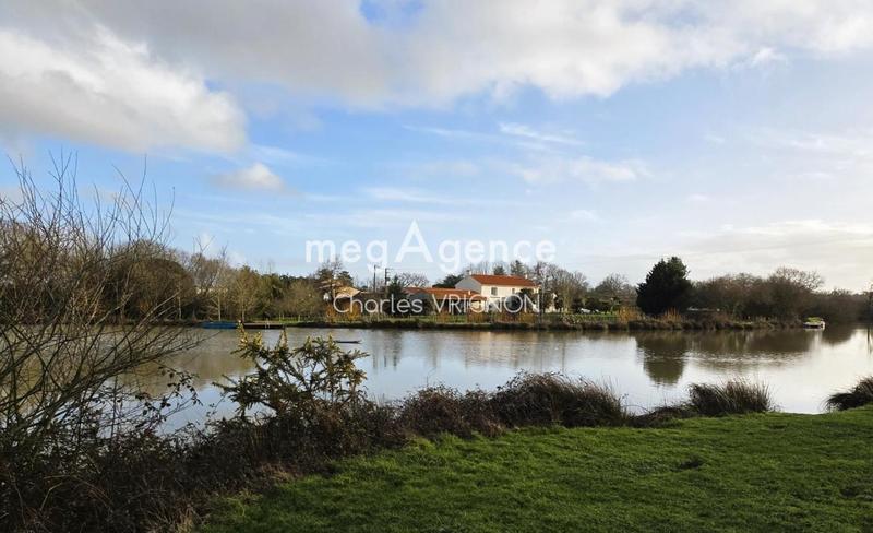 Maison - 245 m² - 8 pièces