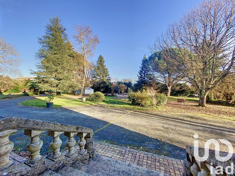 Maison - 471 m² - 11 pièces