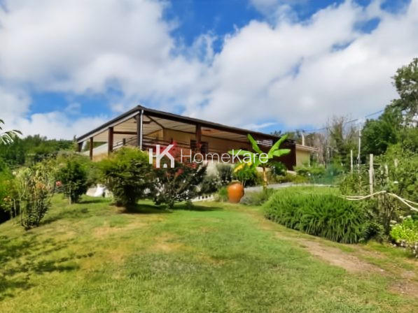 Maison - 180 m² - 7 pièces