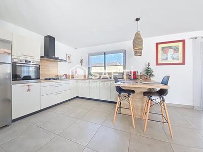 Maison - 102 m² - 4 pièces