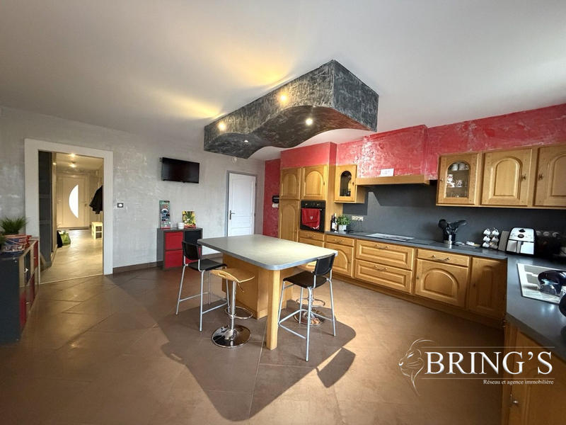 Maison - 273 m² - 7 pièces