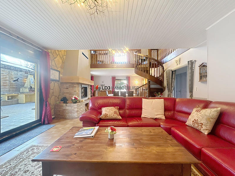 Maison - 190 m² - 8 pièces