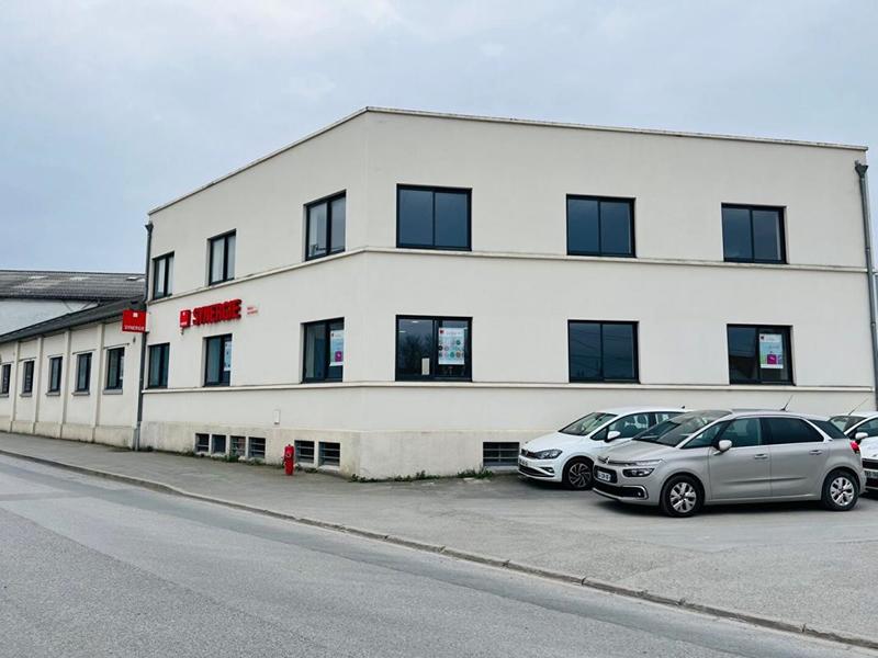 Local commercial - 180 m² - 5 pièces