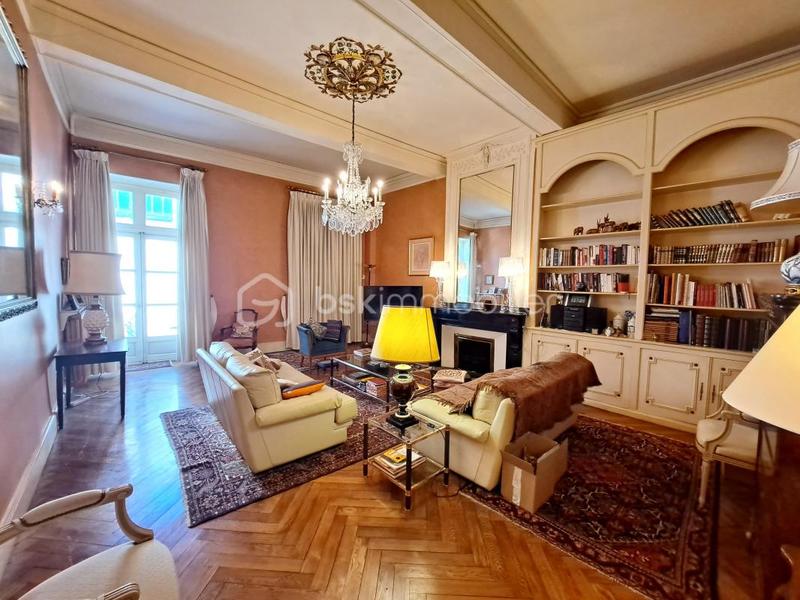 Maison de ville - 288 m² - 10 pièces