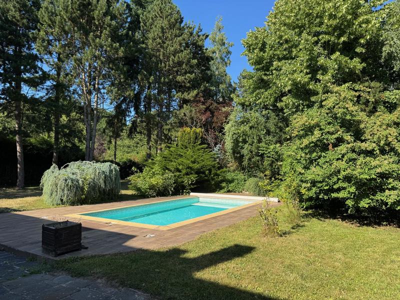 Villa - 240 m² - 6 pièces