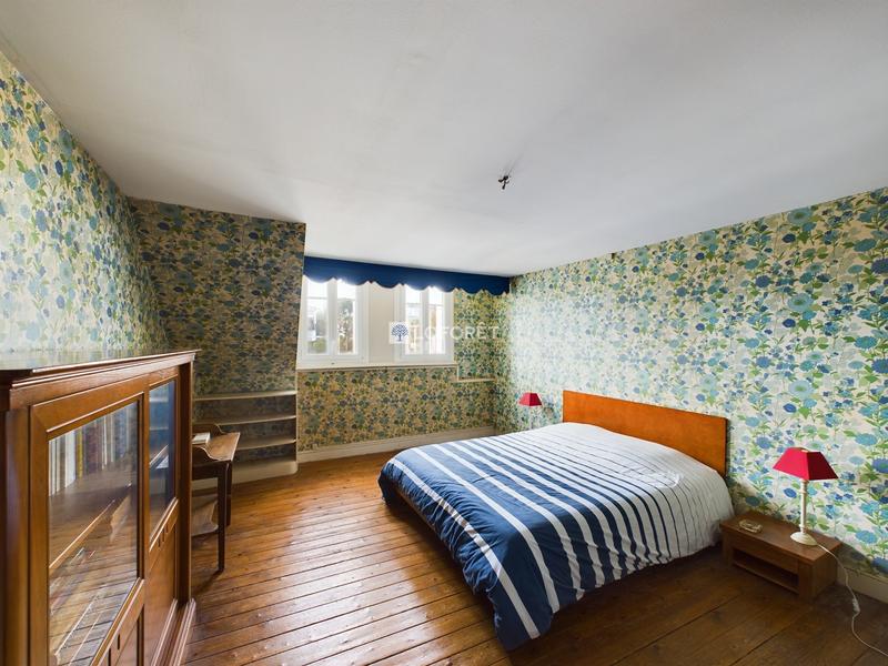 Maison traditionnelle - 190 m² - 10 pièces