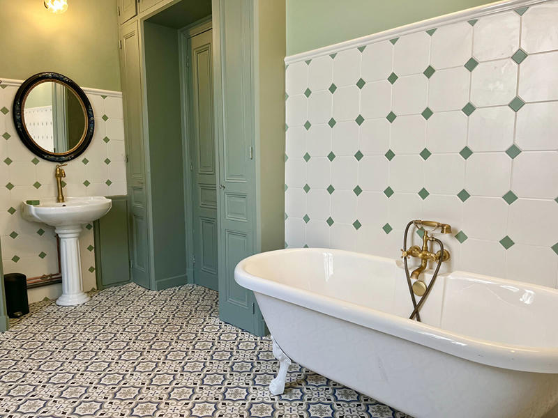 Maison - 377 m² - 10 pièces