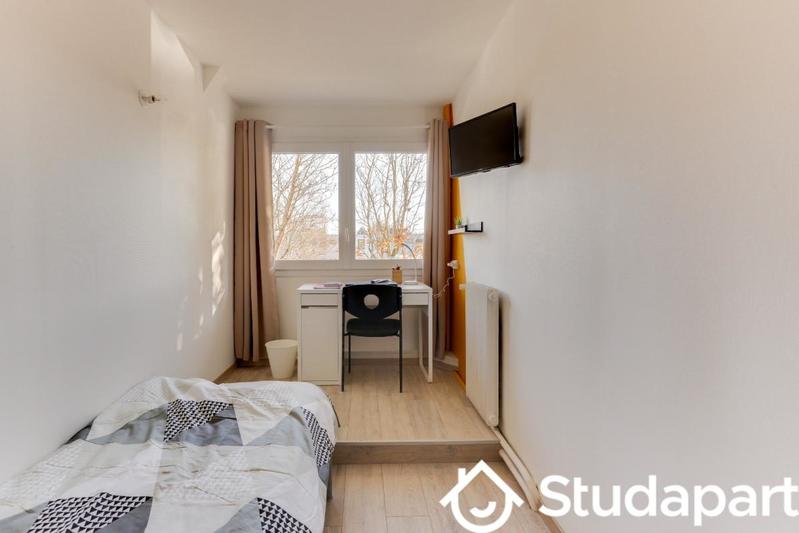 Chambre - 11 m² - 1 pièce