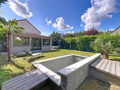 Villa - 310 m² - 7 pièces