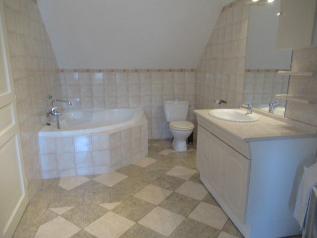 Maison - 143 m² - 6 pièces