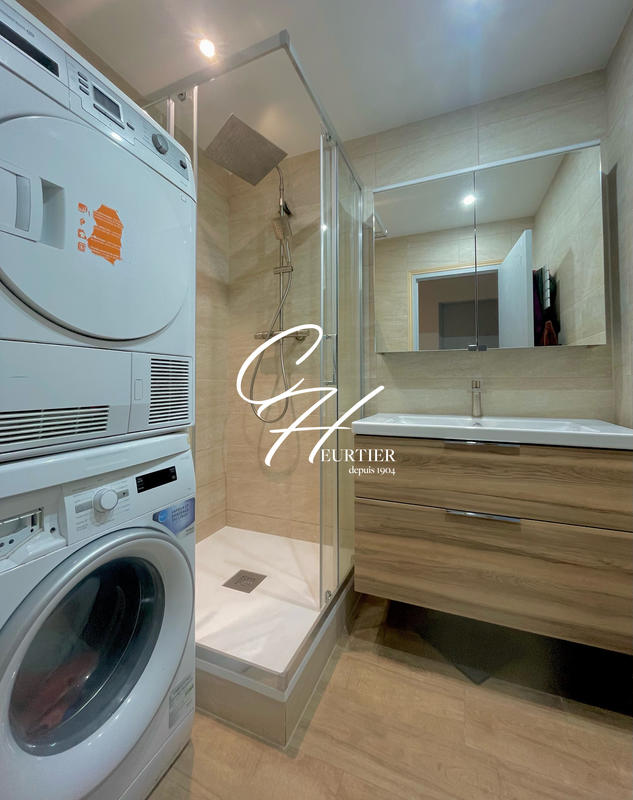 Appartement - 92 m² - 5 pièces