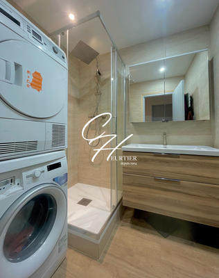 Appartement - 92 m² - 5 pièces