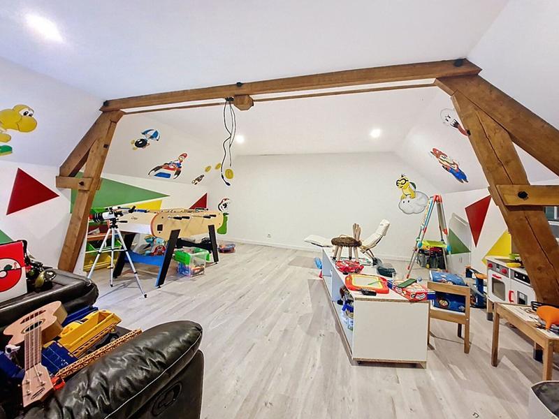 Maison - 215 m² - 6 pièces