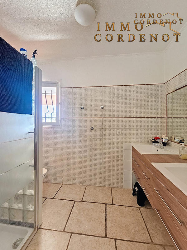 Villa - 200 m² - 6 pièces