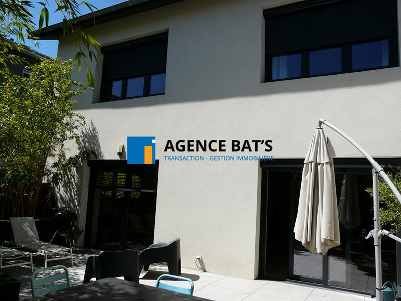 Maison - 247 m² - 7 pièces