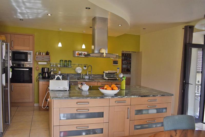 Maison - 231 m² - 9 pièces