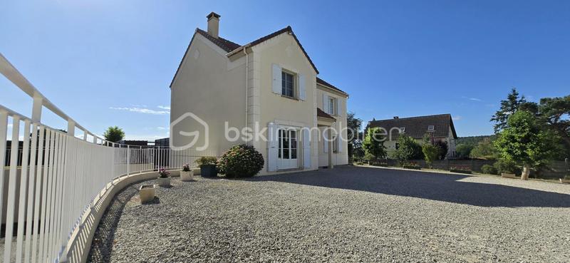 Maison - 140 m² - 6 pièces