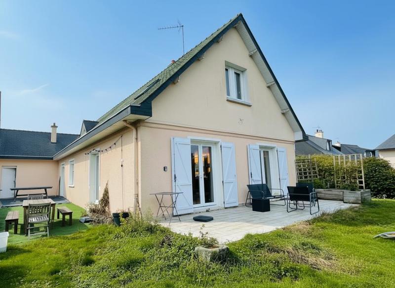 Propriété - 203 m² - 9 pièces